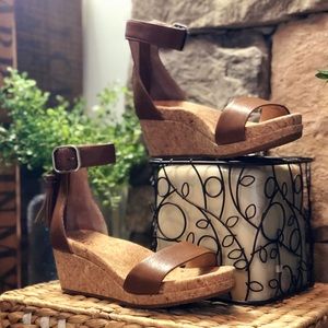 Ugg The Zoe Wedge